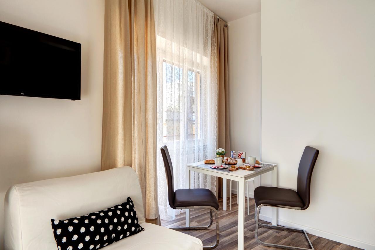 Pianeta Roma 62 Hotel Luaran gambar