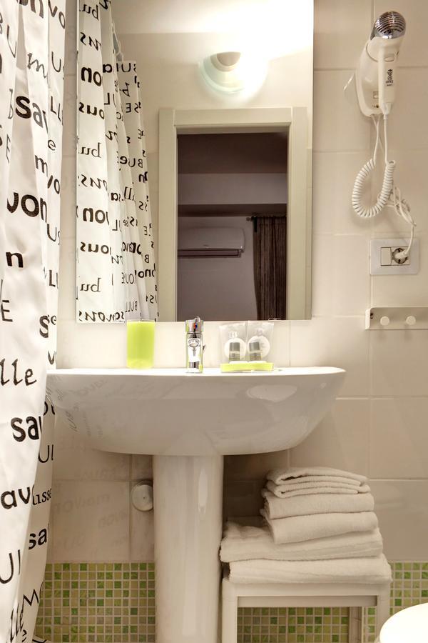 Pianeta Roma 62 Hotel Luaran gambar